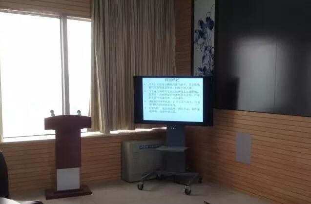 液晶无缝拼接大屏幕.jpg