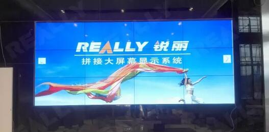 42寸窄边液晶拼接屏.jpg