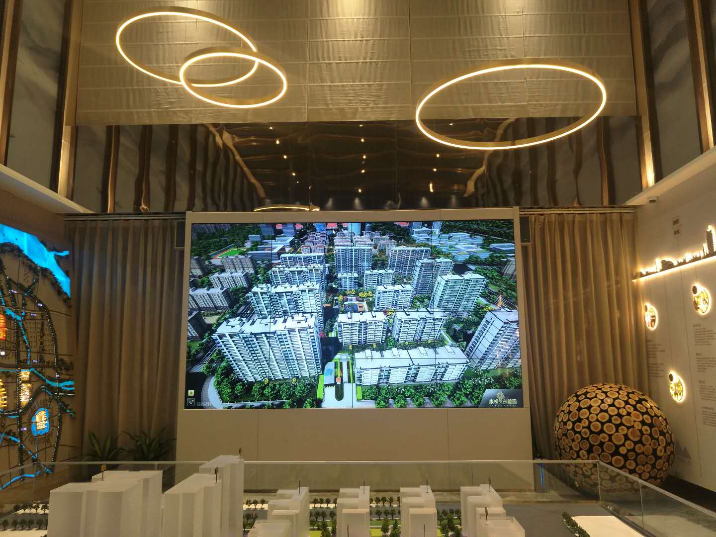 售楼处拼接屏沙盘电子展示锐丽大屏.jpg