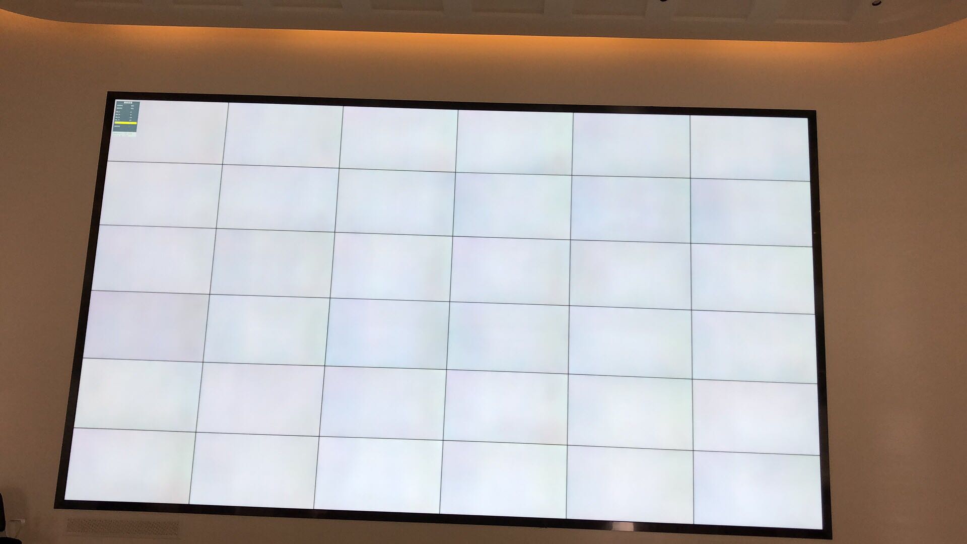 液晶拼接屏色差问题.jpg