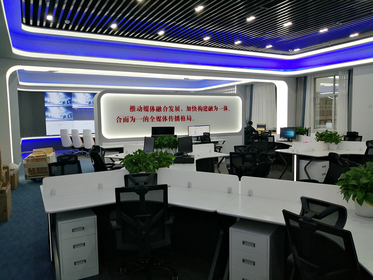 锐丽55寸液晶拼接屏.jpg